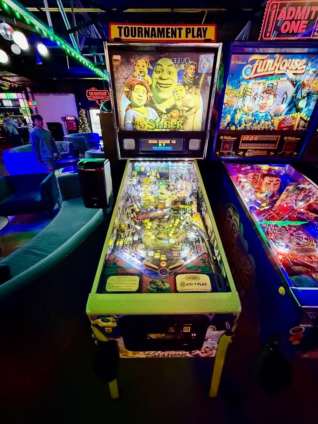 Stern Pinball Shrek pinball machine