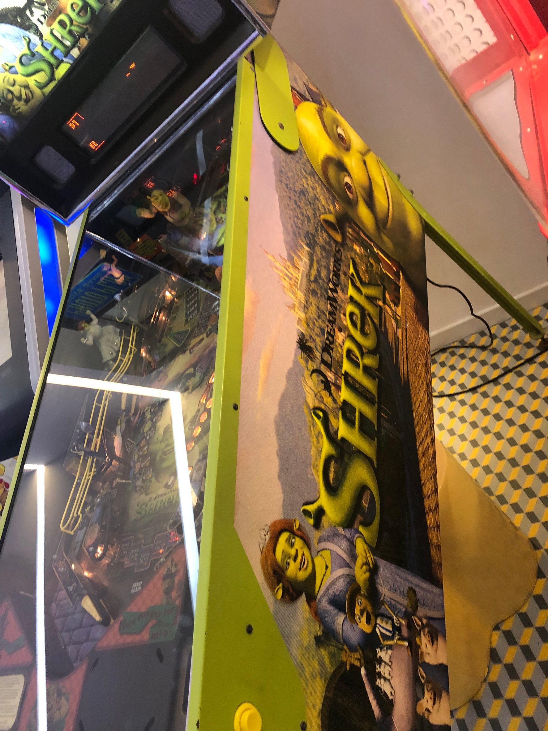 Stern Pinball Shrek (Refurbished) - Image 2